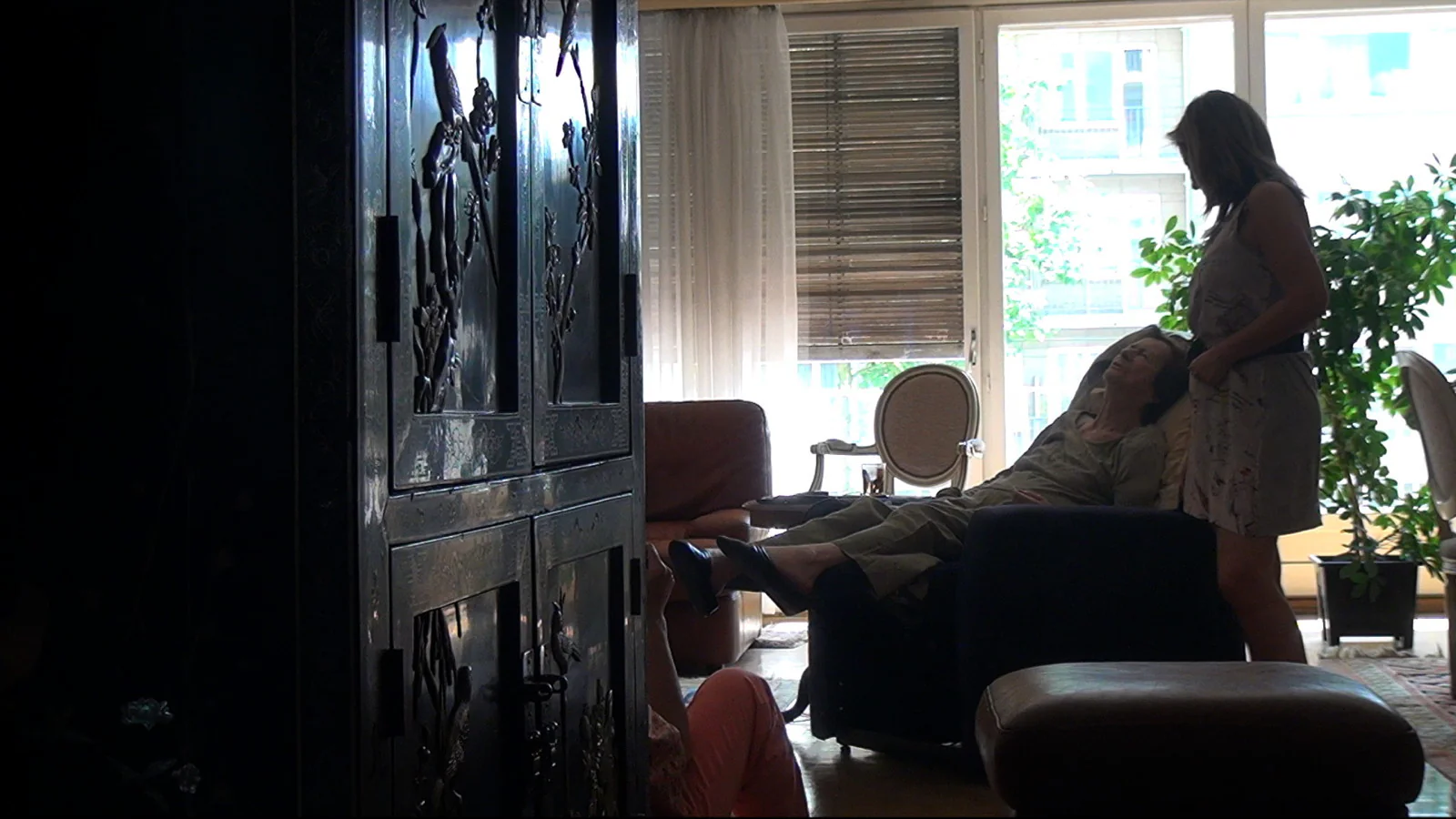 No Home Movie - Image 4