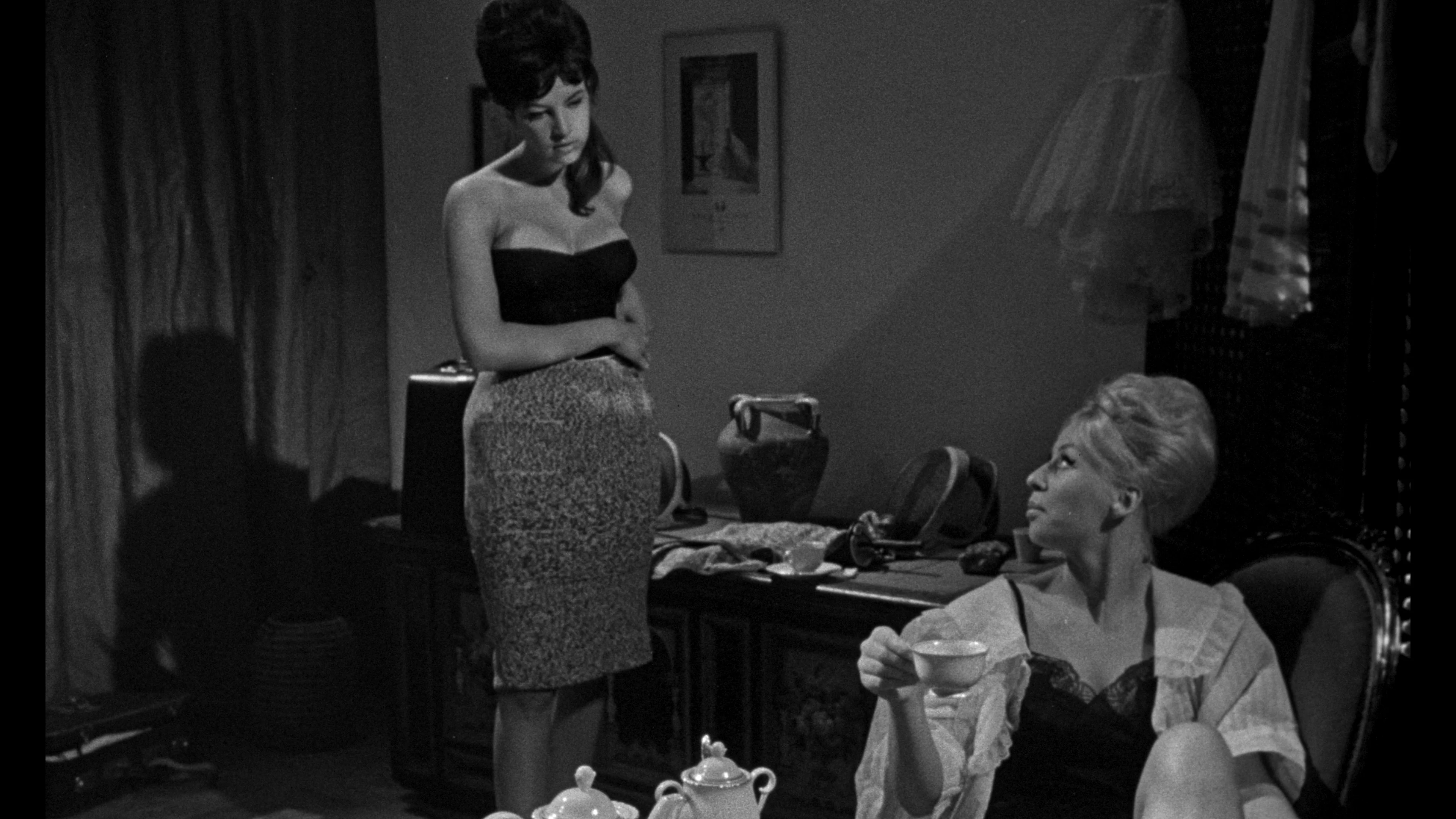 The Playgirls and the Vampire - Image 5
