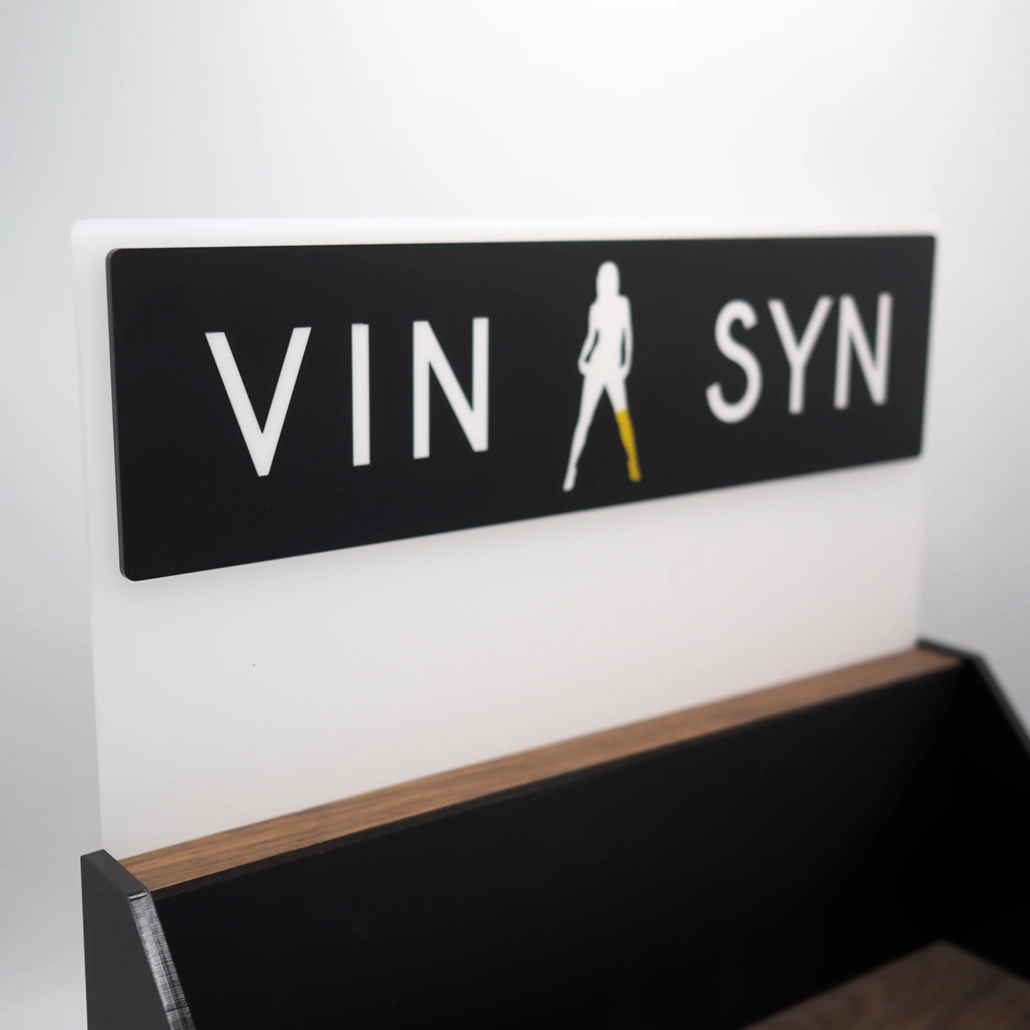 VinSyn Display Rack - Image 4