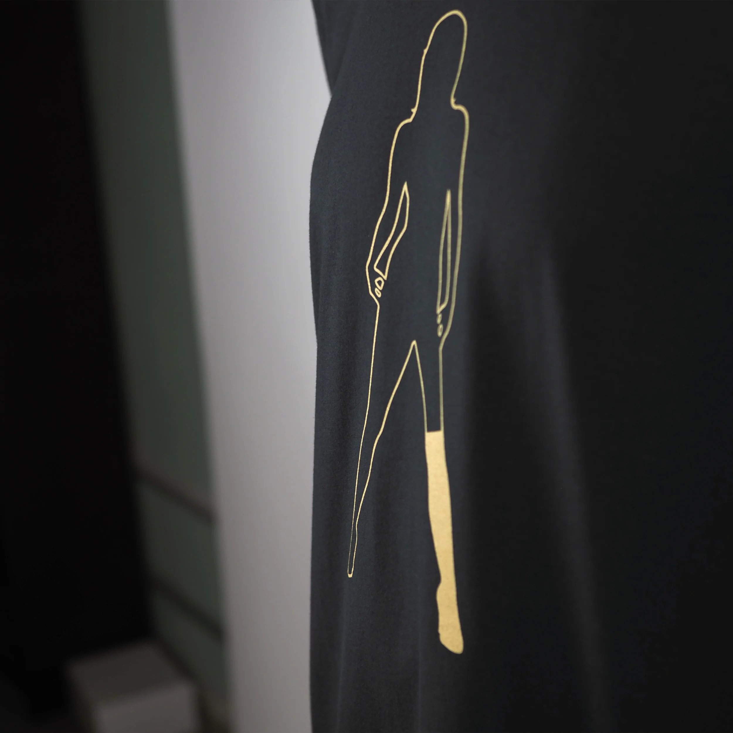 VS Logo - Metallic Gold - Shirt - Image 9