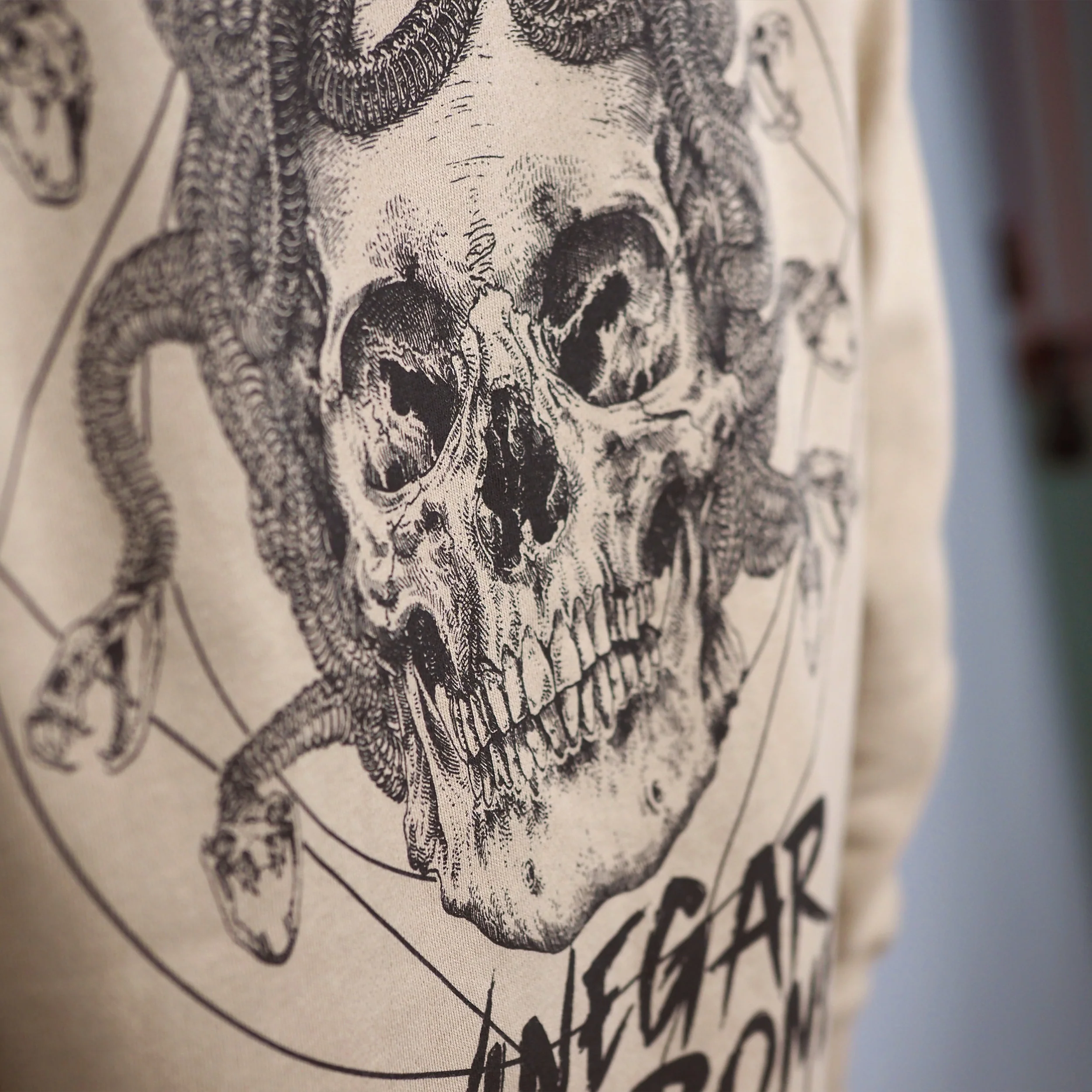 VS Medusa Skull - Heavyweight Zippered Hoodie - Image 20